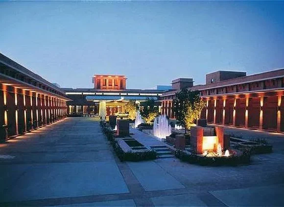 Jaypee Palace Hotel & Convention Centre - 5 Star Deluxe Hotel in Agra